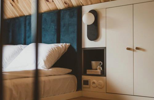 WymarzONE domki- z prywatnymi jacuzzi i kominkiem - Foto 33