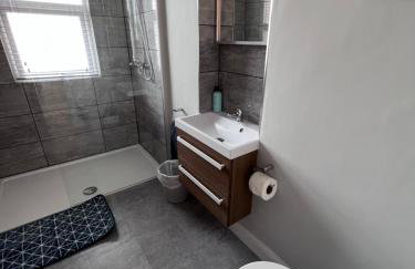 Sparkling Space - Twin or King Beds - Photo 28