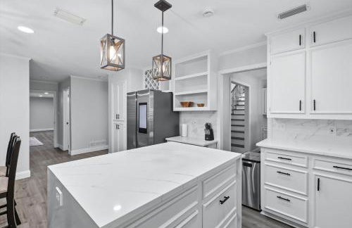 5BD Modern Farmhouse Retreat Sleeps 12 - Photo 17