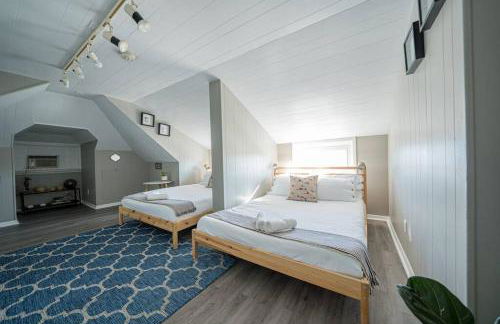 1 Block to Beach - 8BR 5BA Modern Historic Home - Foto 32