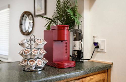 Spacious 4BR House Free Parking w Backyard BBQ - Foto 41