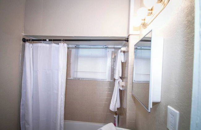 Cozy 2br/1ba Near Downtown Sleeps 8 - Foto 22