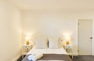 Aura - Elegant Retreat in Prime Leeds Location! - Foto 22