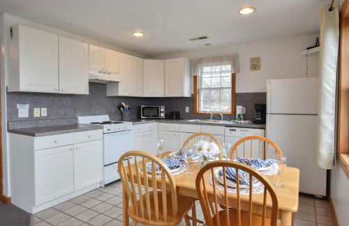 12217 - Beautiful Views of Cape Cod Bay Access to Private Beach Easy Access to P-Town - Foto 5