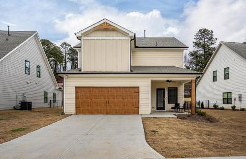 Modern Emerson retreat close to LakePoint Sports - Photo 39