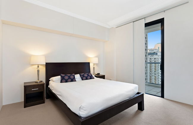 Republic Apartments - Photo 14