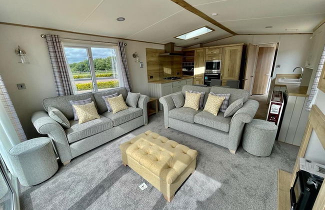 Prime Location 3-bed Chalet in Seal Bay, Selsey - Photo 12