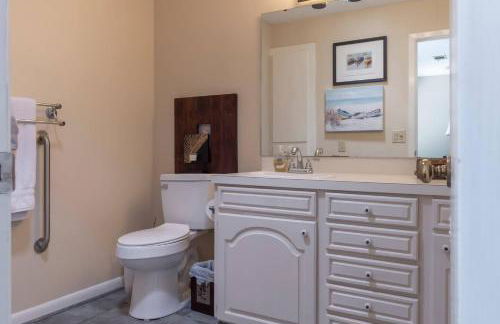 What-A-View HSV - Serene Lakeside Town Home - Foto 24