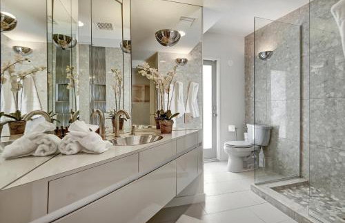 The Cascades Retreat - Walk to Downtown! - Foto 29