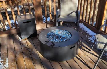 Newly remodeled mountain home! - Photo 24