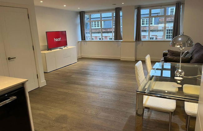 Luxury 2 Bed 2 Bath Apartment Central Location - Foto 17