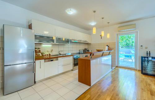 Villa Roglić with Pool and Outdoor Sports Area - Tennis, Mini Golf - Foto 41