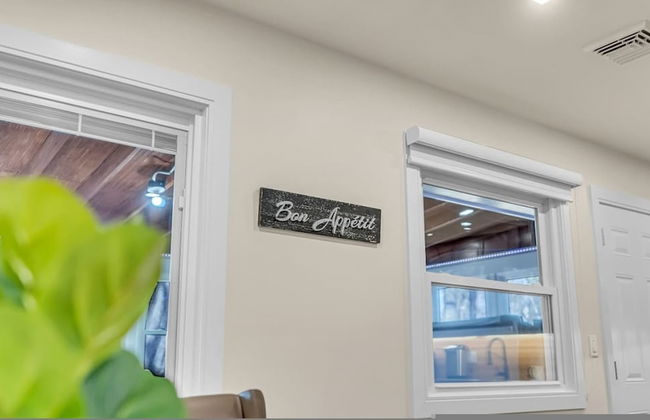 Fall Getaway With Hot Tub Fire Pit and Games - Photo 21