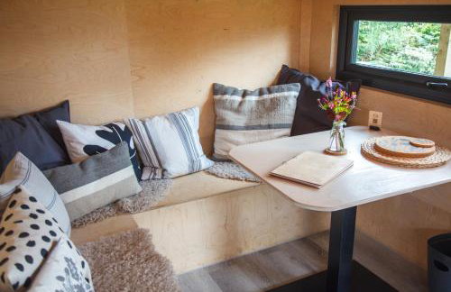 Luxury Glamping Cabin with Outdoor Bath on Cornish Meadow - Photo 41