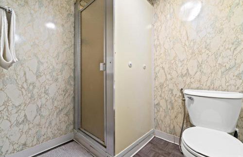 Charming Home Near Target and Parks 2 Bathrooms - Foto 15