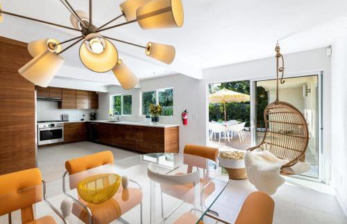 Monterey Manor Interior Designed Home Plus Pool - Photo 27