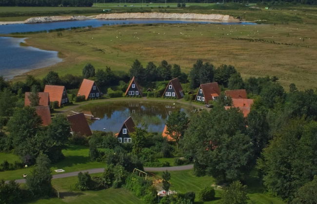 Detached Chalet in Tranquil Dutch Countryside - Photo 17