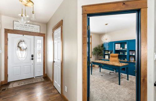 Great Falls Luxe Haven 4BR Gym Office and Hot Tub - Foto 32