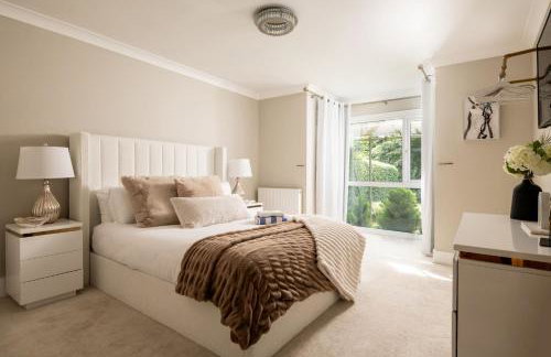 Seahaven in Sandbanks with Private Hot Tub - Photo 12