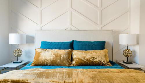 Husker Home TEN40 is in the heart of Downtown Lincoln where you can walk to Haymarket & UNL - Foto 3