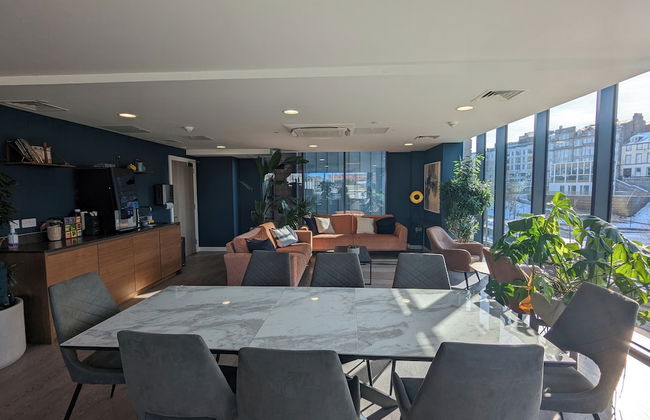 Aberdeen by Charles Hope - Foto 25