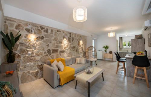 Elenas Village House - Love apartment with Pool and Terrace - Foto 26