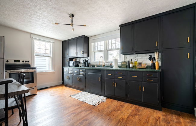 Prime Location Top Rated Clean Parking Free - Foto 17