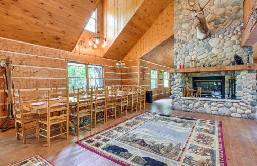 Custom-Built Clarklake Cabin: Sauna & Cold Plunge! - Photo 7