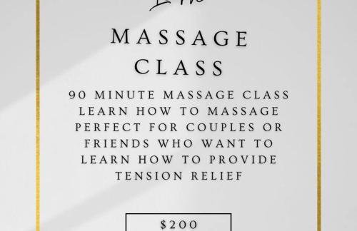 Black House - Downtown Elegance with HotTub and King Beds - Photo 45