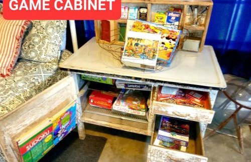 TJs Escape Landmark Oak Tree 1mile2river - Foto 20