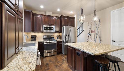 NEW! 5BR Family Retreat with Game Room, AC, Near Downtown Flagstaff & NAU - Foto 3