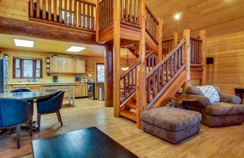 Hike, Fish and Relax Fireside! Forest Lakes Cabin - Foto 7