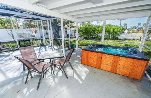 Cozy Beach Walk Home 3BR 2BA + Priv Yard + SmartTV - Foto 23