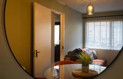 Modern 2-Bed Near Station - Ideal for Relocations & Contractors - Foto 20