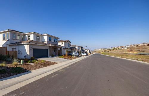 Modern Charming 4BR Home, Family Friendly, Office Space, Fast WiFi, Free Parking - Foto 49