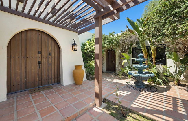 Sleeps 20! Architectural Mansion w/ Pool, Indoor Tennis Court, Game Room Starlight Estate by Avantstay - Foto 53