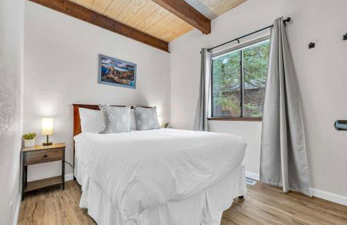 Beautiful Homewood Retreat with Deck and Grill - Foto 25