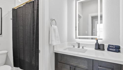 Smart 3BR Home Luxe Decor Bluetooth Audio - Foto 3