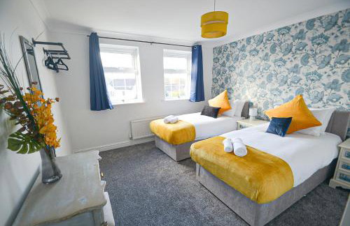 Huntsfield House- Stunning Modern 4 Bedroom House Suitable for Work and Leisure Stays - Foto 10