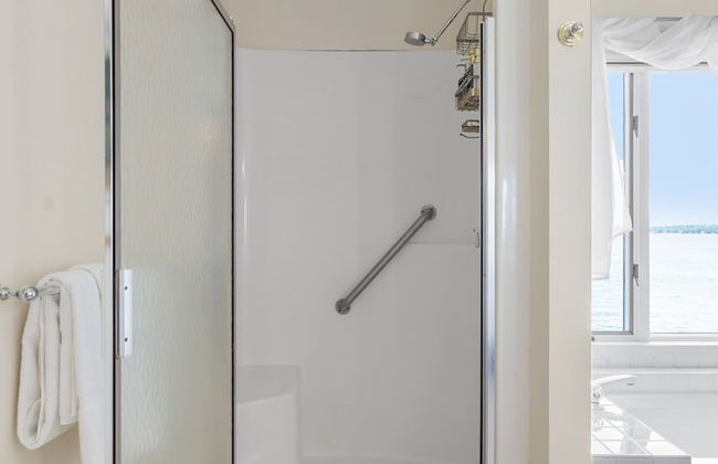 The Giraffe House - Photo 42