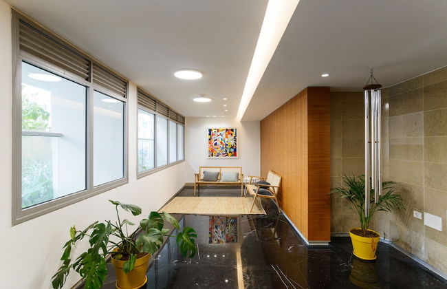 Quiet Hideaway & Terrace near Beach by FeelHome - Foto 1