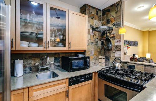 Old-World Classic Building Downtown - Photo 19