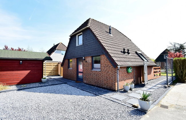 Snug Holiday Home in Herkingen with Hot Tub in Garden - Foto 36