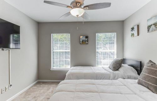 Country Haven - Hot Tub & Pool! Game Room, King Beds, Mins 2 dwtn - Foto 35