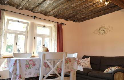 Historisches Fachwerk-Ferienhaus mit Weinkeller und Garten, gute Lage - Photo 4