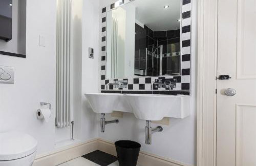 Thrushley Cottage - sleeps 7 - with roof terrace - Foto 12