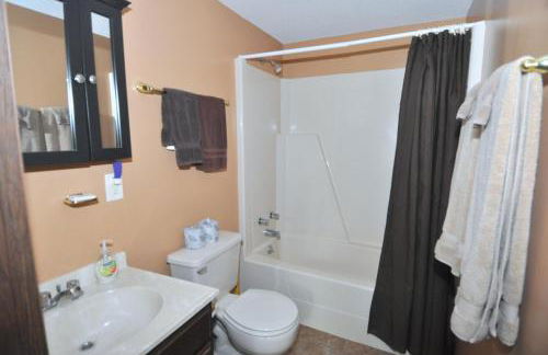 Treetop Cabin -- Pool Access - Fireplace - Grill - Screen Porch - Deck - Wifi - Golf Nearby - Foto 27