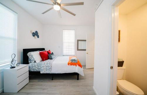 Modern 5BR DC Home Free Parking Steps from Metro Family-Friendly - Photo 25