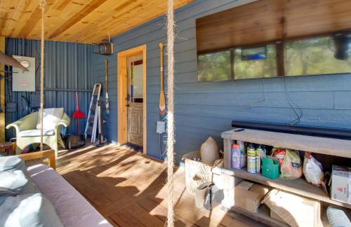 Walk to White River Cozy Escape with Screened Porch - Foto 18