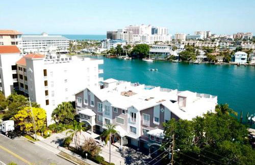 Luxury and Spacious Waterside Getaway - Foto 38